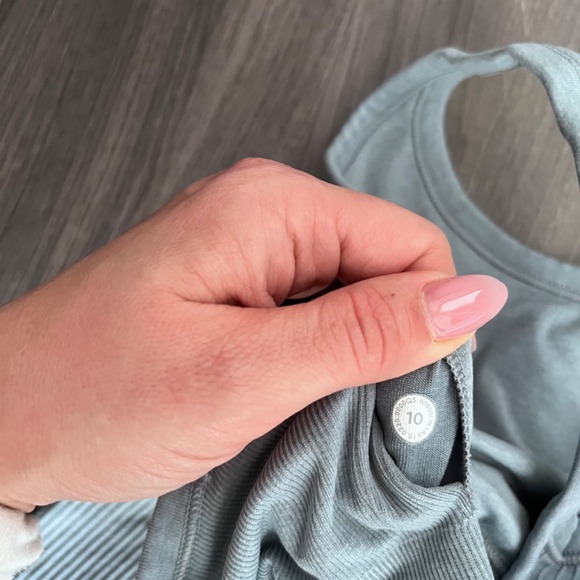 lululemon ebb to street grey tank size 10 ribbed - Picture 2 of 2
